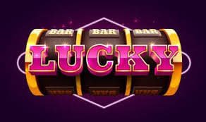 Người chơi trải nghiệm slot online và live casino trên điện thoại di động