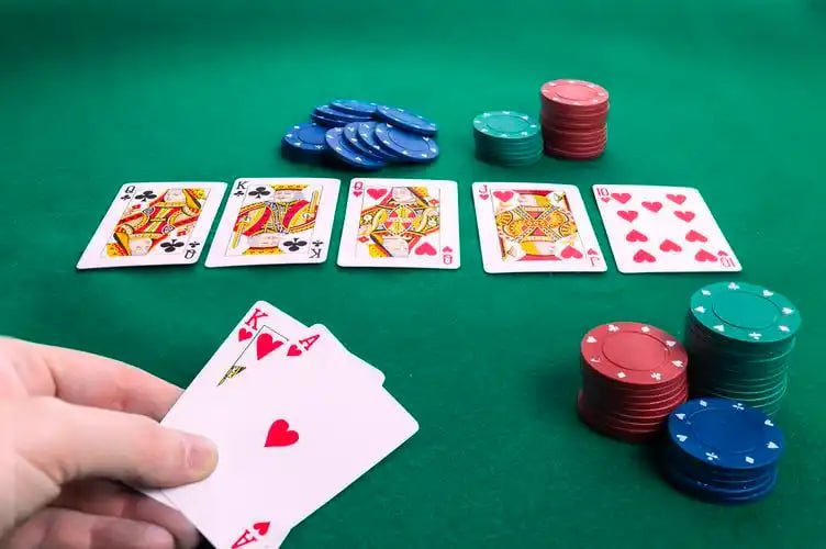 Giao diện trò chơi thể thao và casino trực tuyến trên thiết bị di động